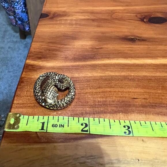 Vintage Gold Tone Coiled Snake Brooch Lapel Pin MCM Unmarked Jewelry - Picture 9 of 9